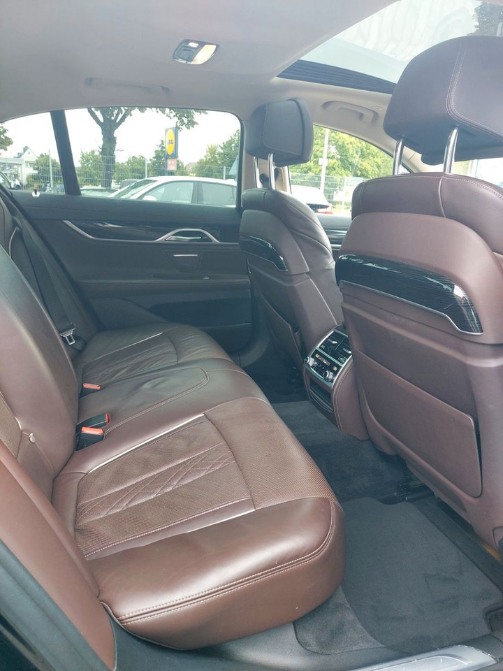 轿车 BMW 740 Baureihe 7 Lim 740 d xDrive Glasdach ACC：图22