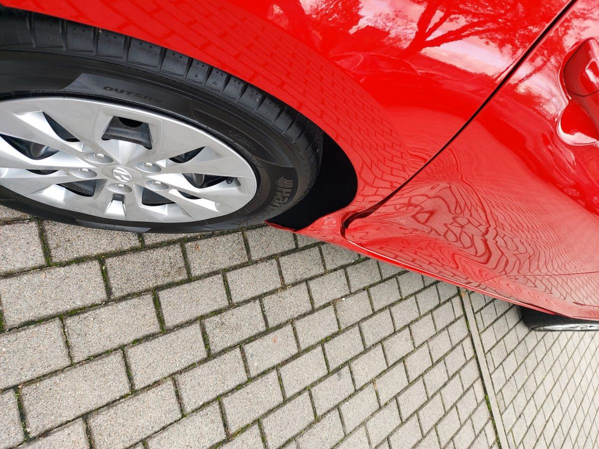 Hyundai i30 cw Pure Klima Spurasssist 8x Räder - 旅行车:图3 Hyundai i30 cw Pure Klima Spurasssist 8x Räder - 旅行车:图3