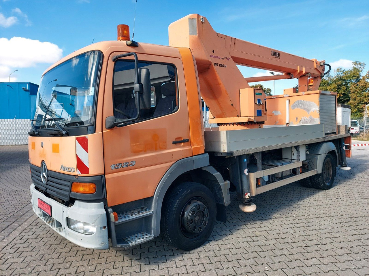 Mercedes-Benz ATEGO 1323 HUBSTEIGER WUMAG WT220H - 车载空中平台:图1 Mercedes-Benz ATEGO 1323 HUBSTEIGER WUMAG WT220H - 车载空中平台:图1