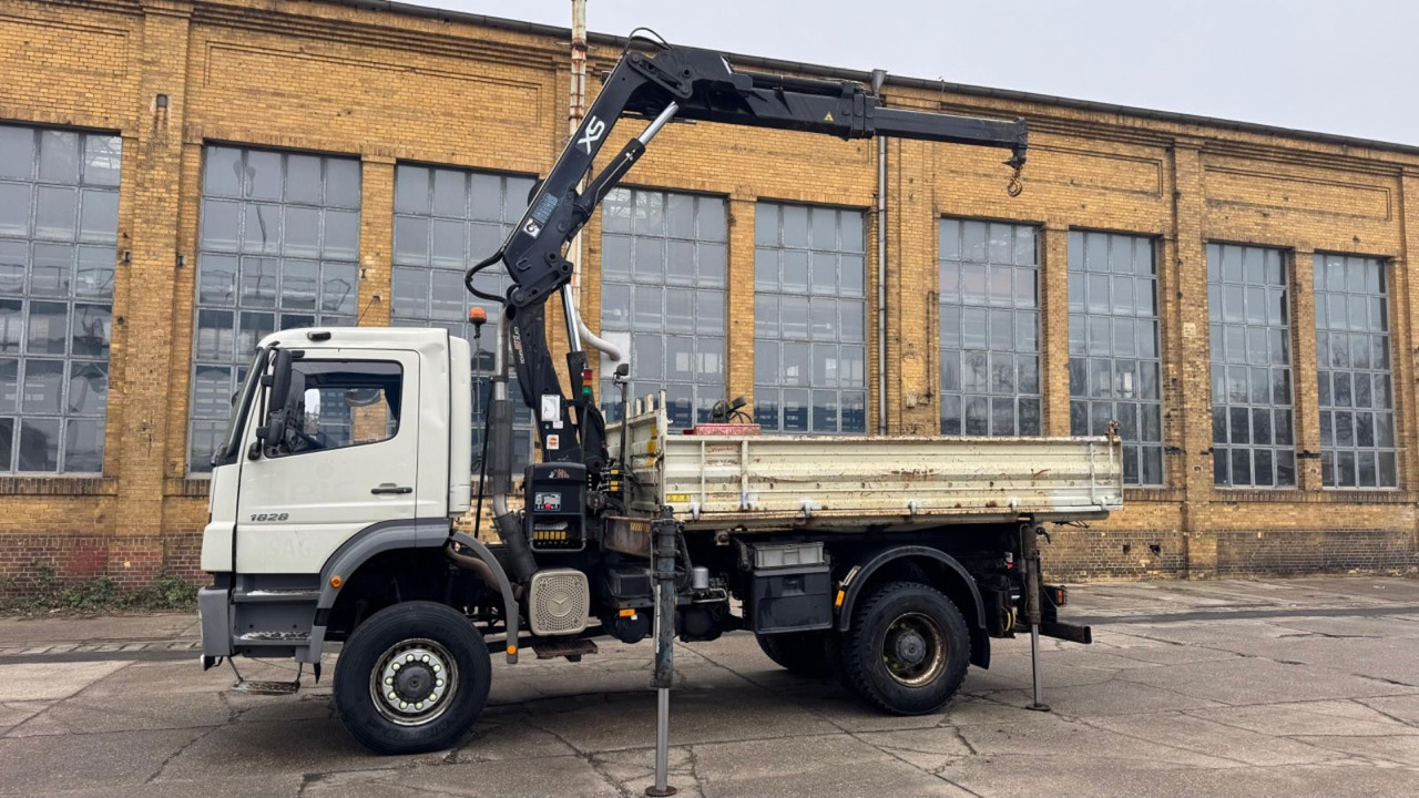 Mercedes-Benz AXOR 1828 MEILER HIAB 166 ES KRAN ALLRAD 4X4 Mercedes-Benz AXOR 1828 MEILER HIAB 166 ES KRAN ALLRAD 4X4 - 翻斗车, 起重车:图2 Mercedes-Benz AXOR 1828 MEILER HIAB 166 ES KRAN ALLRAD 4X4 Mercedes-Benz AXOR 1828 MEILER HIAB 166 ES KRAN ALLRAD 4X4 - 翻斗车, 起重车:图2
