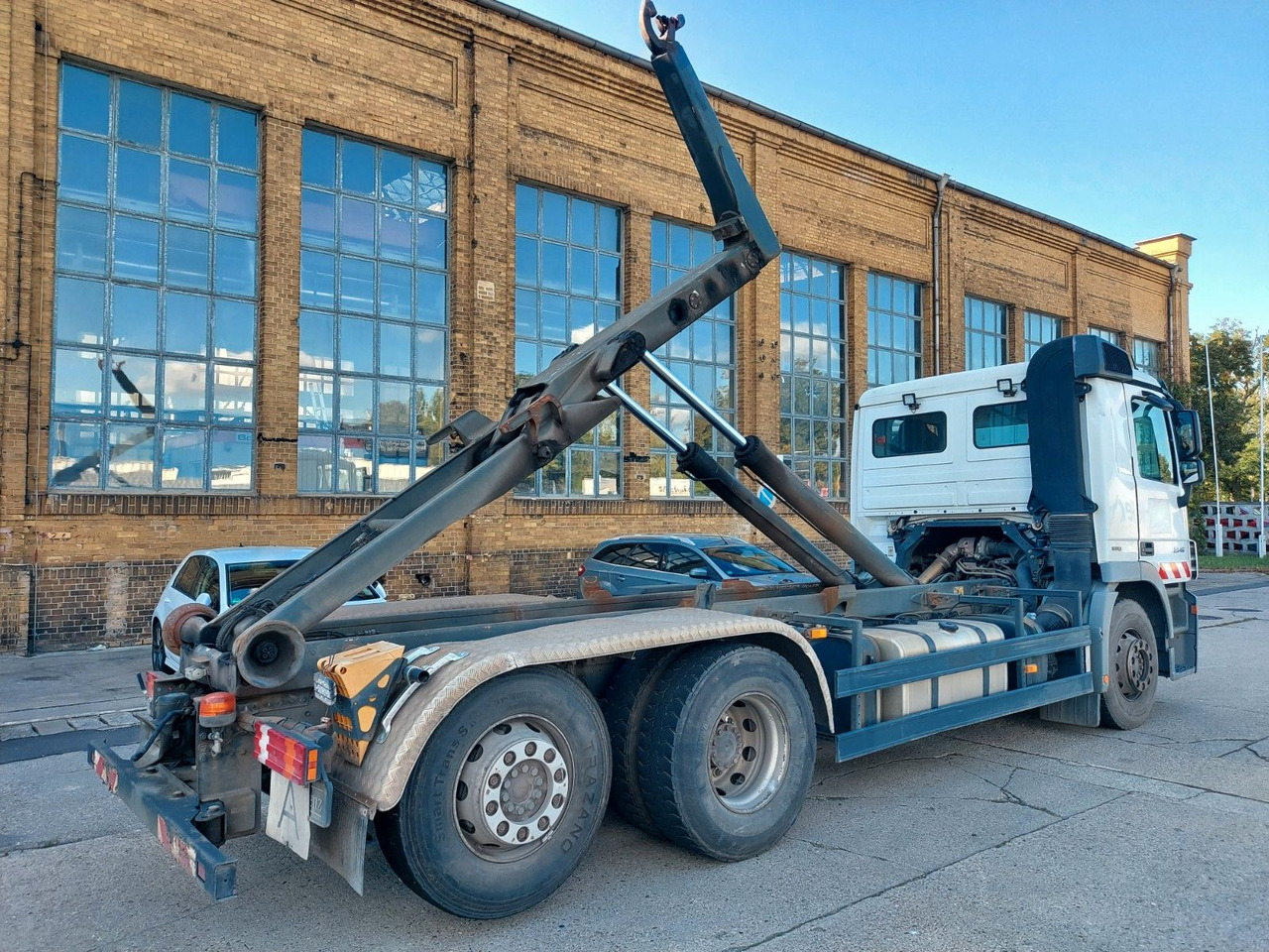 Mercedes-Benz Actros 6-Zyl. 2546 ABROLLKIPPER MEILER - 吊钩升降车:图1 Mercedes-Benz Actros 6-Zyl. 2546 ABROLLKIPPER MEILER - 吊钩升降车:图1