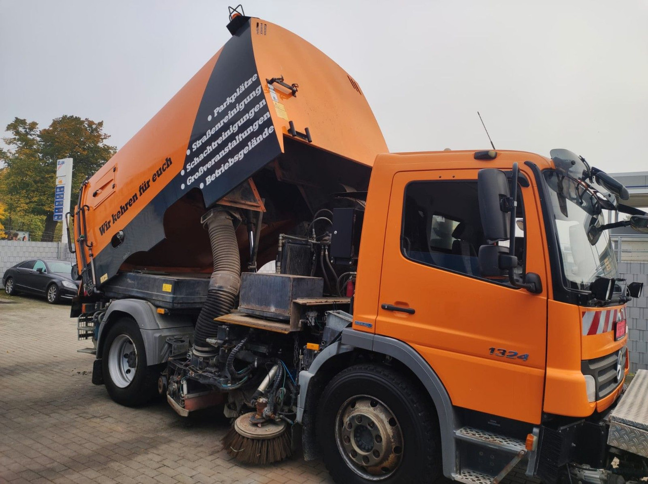 Mercedes-Benz Atego 2 6-Zyl. 4x2 1324 Schmidt SK 600 Klima - 道路清扫机:图2 Mercedes-Benz Atego 2 6-Zyl. 4x2 1324 Schmidt SK 600 Klima - 道路清扫机:图2