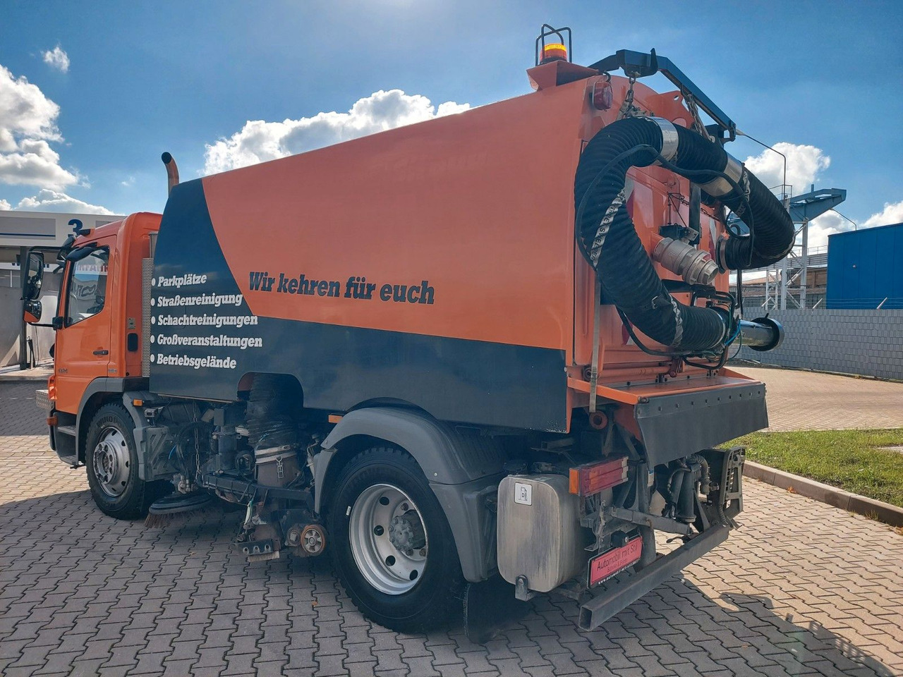 Mercedes-Benz Atego 2 6-Zyl. 4x2 1324 Schmidt SK 600 Klima - 道路清扫机:图5 Mercedes-Benz Atego 2 6-Zyl. 4x2 1324 Schmidt SK 600 Klima - 道路清扫机:图5