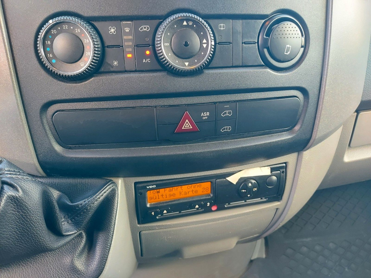 Mercedes-Benz Sprinter II Kasten 516 5T KLIMA AHK MAXI - 无侧窗厢式货车:图4 Mercedes-Benz Sprinter II Kasten 516 5T KLIMA AHK MAXI - 无侧窗厢式货车:图4