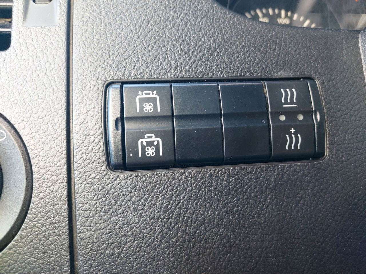 Mercedes-Benz Sprinter II Kasten 516 5T KLIMA AHK MAXI - 无侧窗厢式货车:图3 Mercedes-Benz Sprinter II Kasten 516 5T KLIMA AHK MAXI - 无侧窗厢式货车:图3