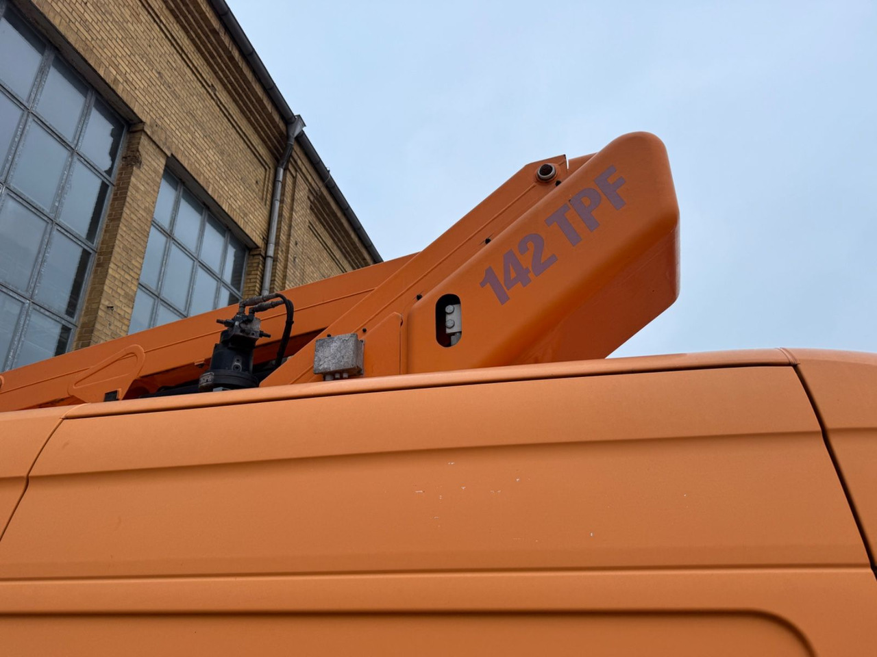 Mercedes-Benz Sprinter II Kasten 516 HUBSTEIGER 142 TPF - 车载空中平台:图3 Mercedes-Benz Sprinter II Kasten 516 HUBSTEIGER 142 TPF - 车载空中平台:图3