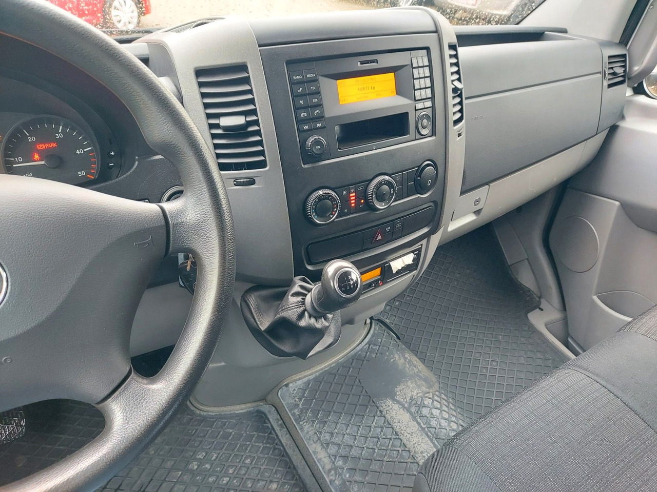 平板货车, 康比货车 Mercedes-Benz Sprinter II Pritsche/DoKa 516 CDI KLIMA AHK:图12 平板货车, 康比货车 Mercedes-Benz Sprinter II Pritsche/DoKa 516 CDI KLIMA AHK:图12