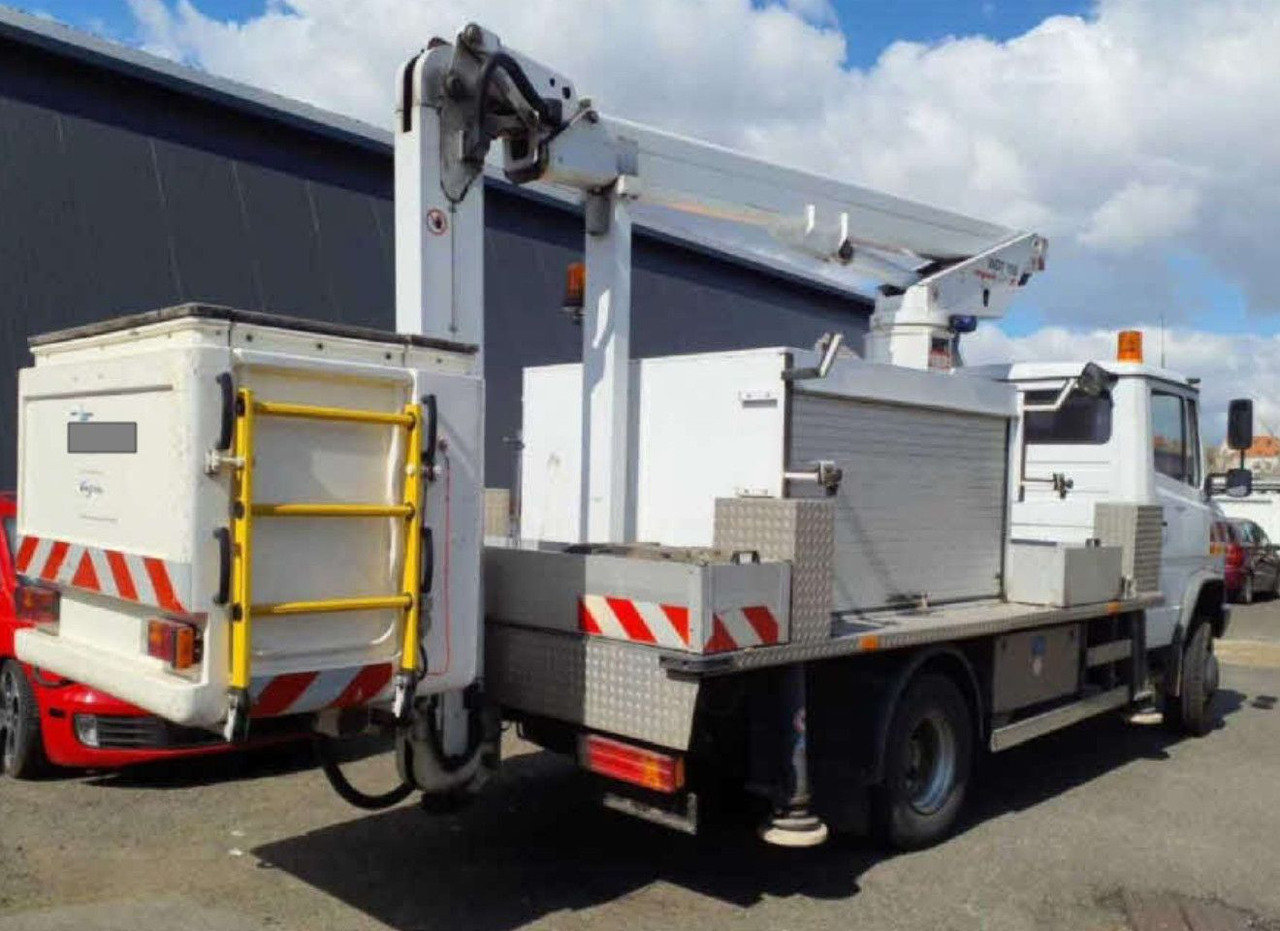 Mercedes-Benz VARIO 814D HUBARBEITS WUMAG 155T 4X4 ALLRAD - 车载空中平台:图3 Mercedes-Benz VARIO 814D HUBARBEITS WUMAG 155T 4X4 ALLRAD - 车载空中平台:图3