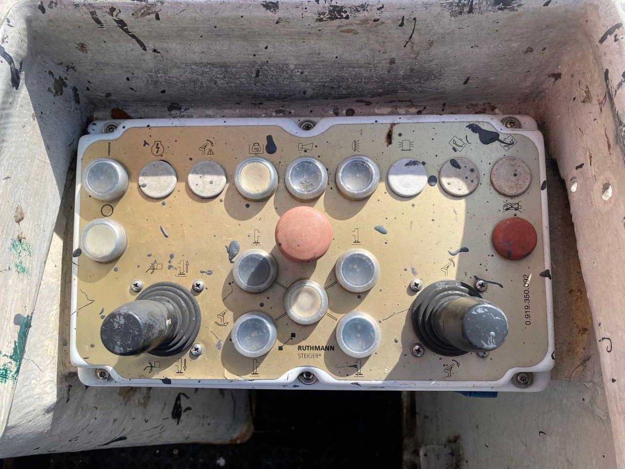 车载空中平台 Mercedes-Benz VARIO 816D 4x4 HUB Steiger Ruthmann K130:图22 车载空中平台 Mercedes-Benz VARIO 816D 4x4 HUB Steiger Ruthmann K130:图22