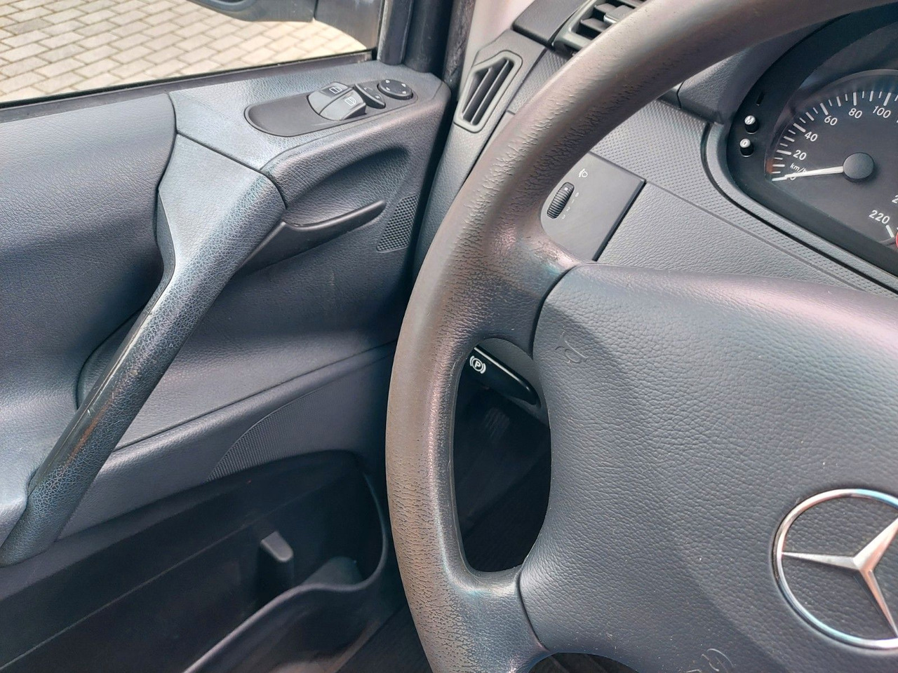 Mercedes-Benz Vito Mixto 4x4 116 extralang Automatik 5 Sitze 租赁 Mercedes-Benz Vito Mixto 4x4 116 extralang Automatik 5 Sitze：图17