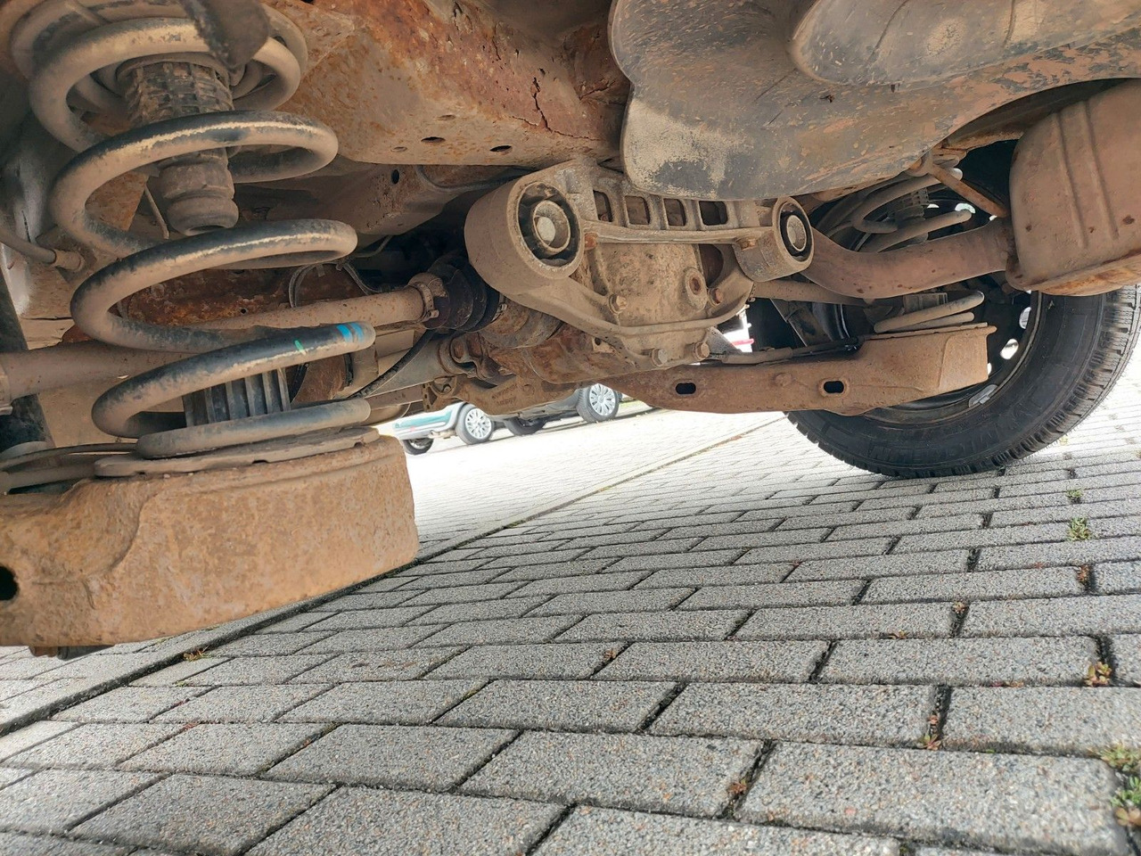 Mercedes-Benz Vito Mixto 4x4 116 extralang Automatik 5 Sitze 租赁 Mercedes-Benz Vito Mixto 4x4 116 extralang Automatik 5 Sitze：图26