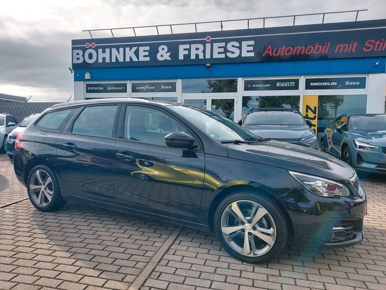 Peugeot 308 SW Active Business Panorama DAB Navi LED - 旅行车:图2 Peugeot 308 SW Active Business Panorama DAB Navi LED - 旅行车:图2