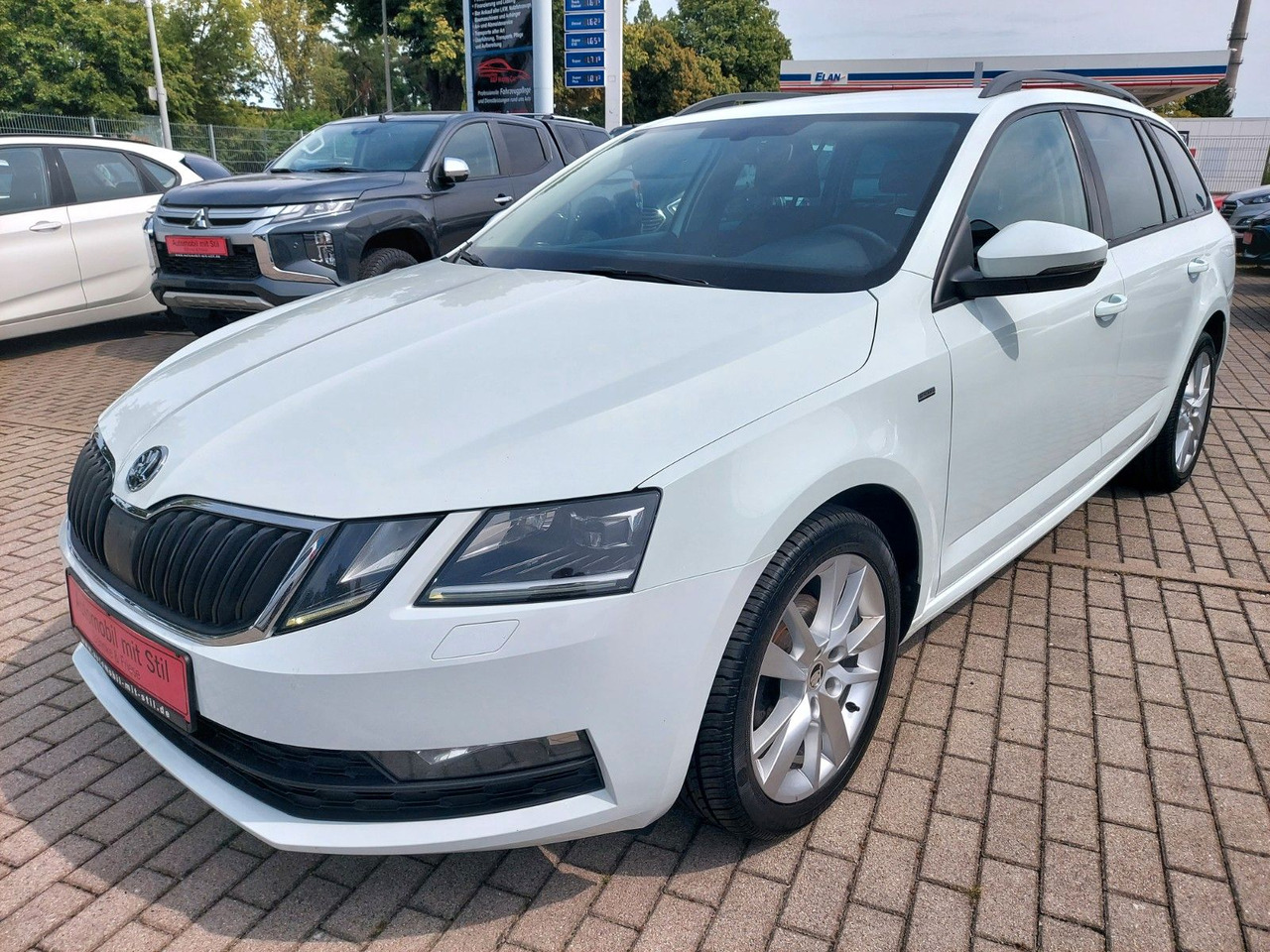 Skoda Octavia Combi Drive LED ACC Radar DAB 8xRad AHK - 旅行车:图5 Skoda Octavia Combi Drive LED ACC Radar DAB 8xRad AHK - 旅行车:图5