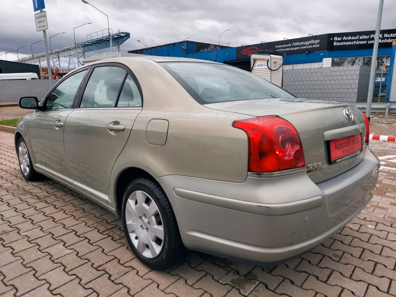 Toyota Avensis 1.8 VVT Lim. Klima Sitzheizung - 轿车:图4 Toyota Avensis 1.8 VVT Lim. Klima Sitzheizung - 轿车:图4