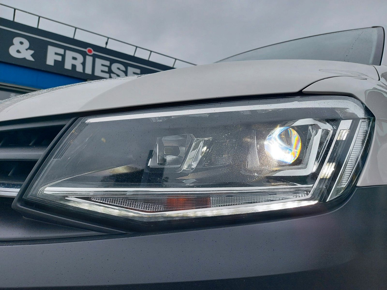 Volkswagen Caddy Kasten Klima Xenon Bluetooth - 小型客车:图2 Volkswagen Caddy Kasten Klima Xenon Bluetooth - 小型客车:图2