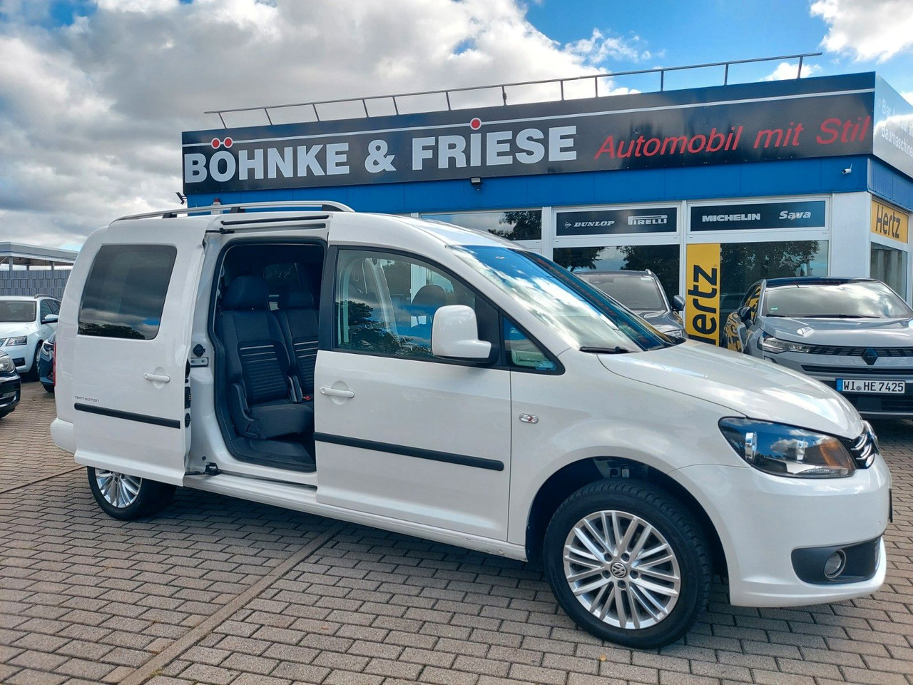 Volkswagen Caddy Kombi Maxi Comfortline 7 Sitze Team - 小型客车:图1 Volkswagen Caddy Kombi Maxi Comfortline 7 Sitze Team - 小型客车:图1