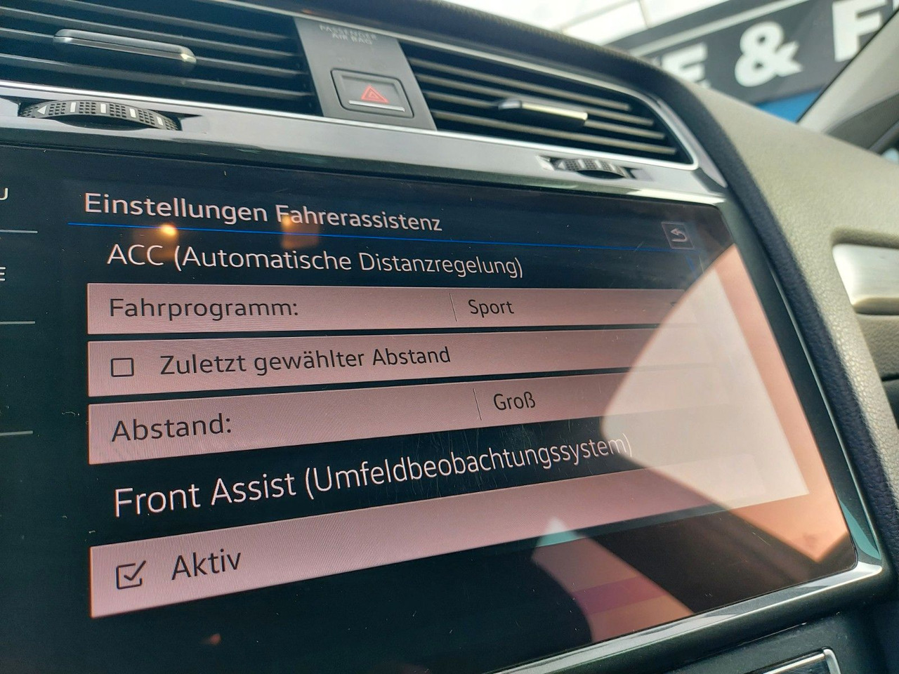 Volkswagen Golf VII Variant DSG Comfort ACC Massage Nav DAB - 旅行车:图2 Volkswagen Golf VII Variant DSG Comfort ACC Massage Nav DAB - 旅行车:图2