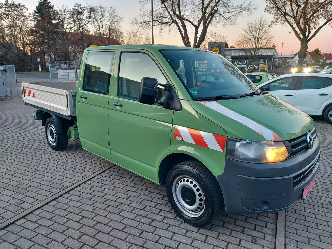 Volkswagen T5 Transporter Pritsche Doppelkabine - 平板货车, 康比货车:图1 Volkswagen T5 Transporter Pritsche Doppelkabine - 平板货车, 康比货车:图1