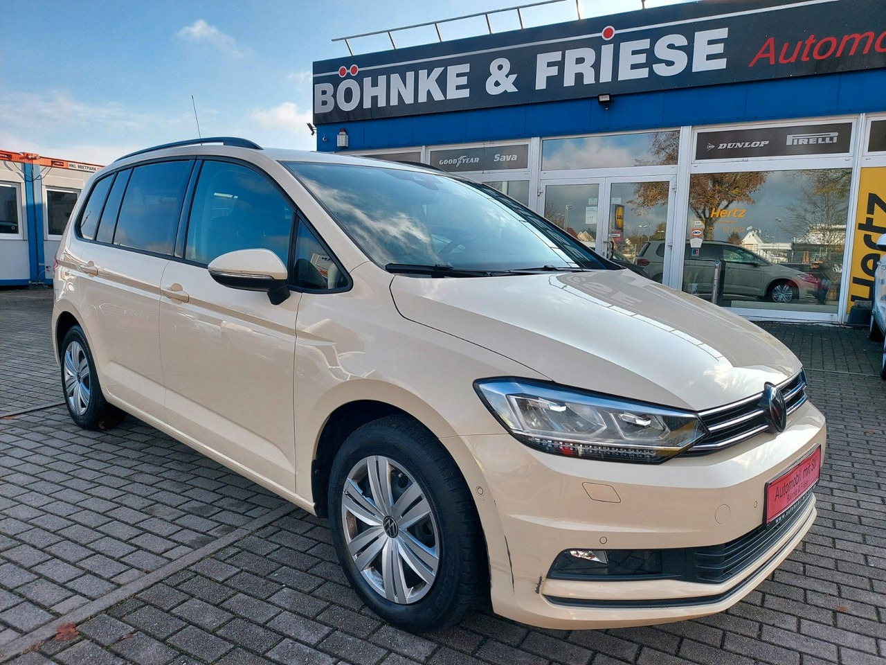 Volkswagen Touran 2.0 TDI SCR DSG Comfortline TAXI 7 Sitze - 小型客车:图1 Volkswagen Touran 2.0 TDI SCR DSG Comfortline TAXI 7 Sitze - 小型客车:图1