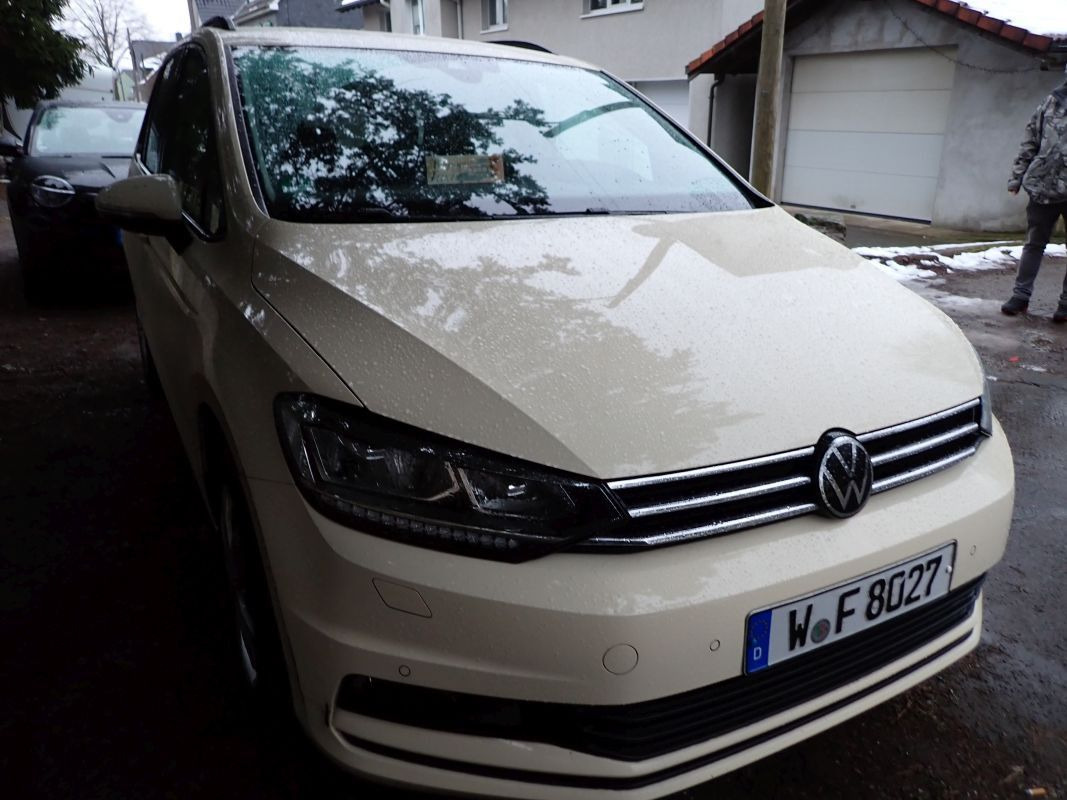 Volkswagen Touran 2.0 TDI SCR DSG Comfortline TAXI LED NAVI - 小型客车:图2 Volkswagen Touran 2.0 TDI SCR DSG Comfortline TAXI LED NAVI - 小型客车:图2