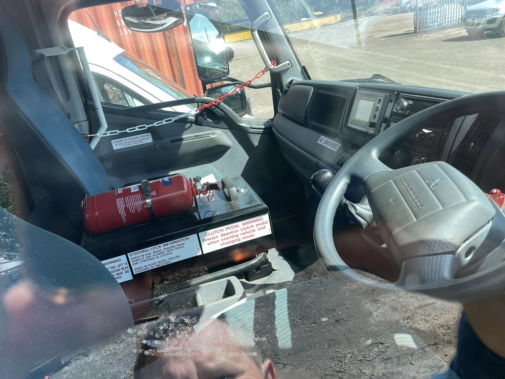 Mitsubishi Fusso - 厢式卡车:图4 Mitsubishi Fusso - 厢式卡车:图4