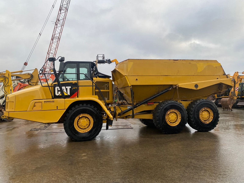 Caterpillar 725C2 NVT - 铰接式自卸车:图2 Caterpillar 725C2 NVT - 铰接式自卸车:图2