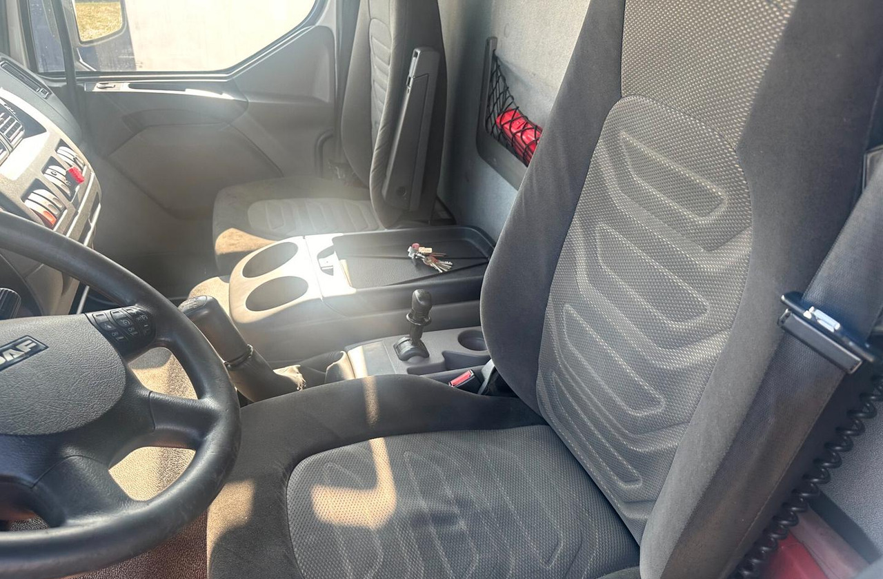 DAF LF 55.220 FURGONE 8 MT. - 厢式卡车:图5 DAF LF 55.220 FURGONE 8 MT. - 厢式卡车:图5