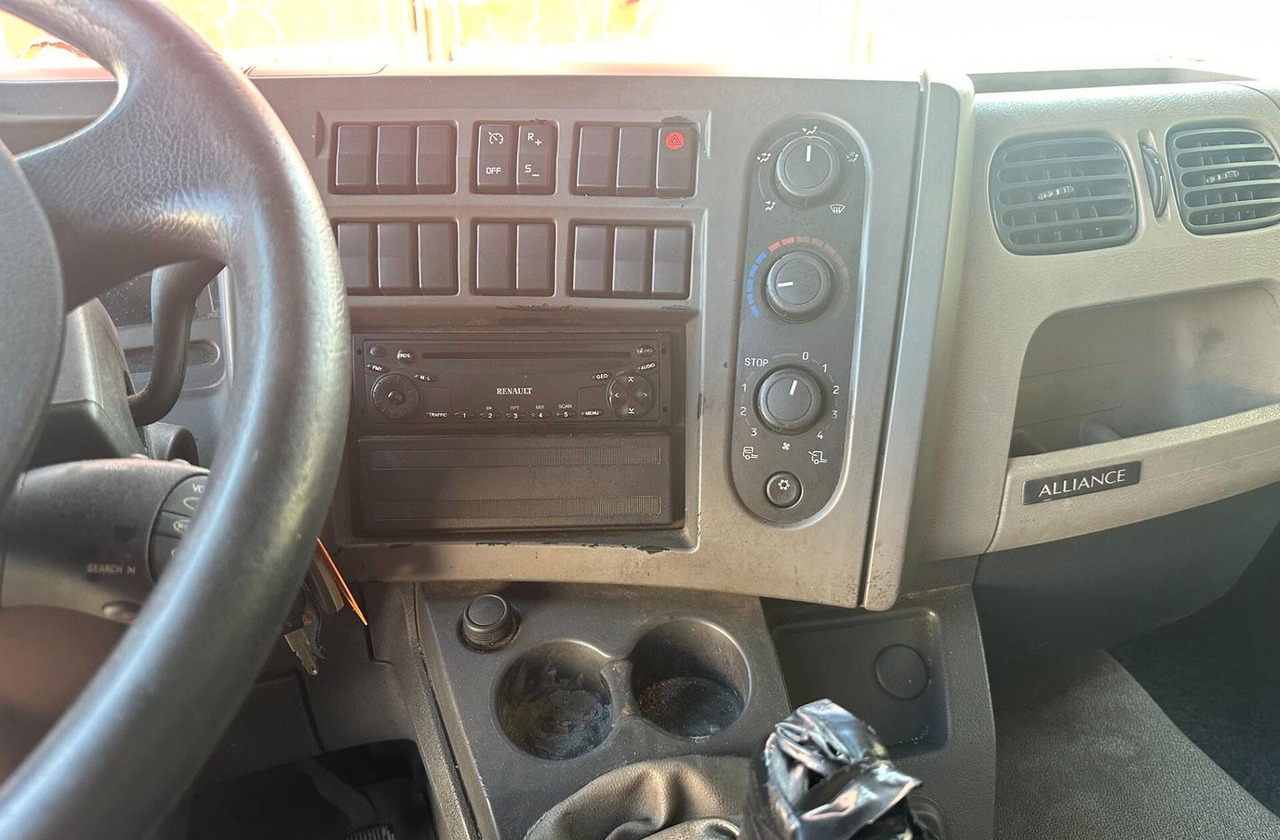 Renault MIDLUM 215.10 - 侧帘卡车:图5 Renault MIDLUM 215.10 - 侧帘卡车:图5