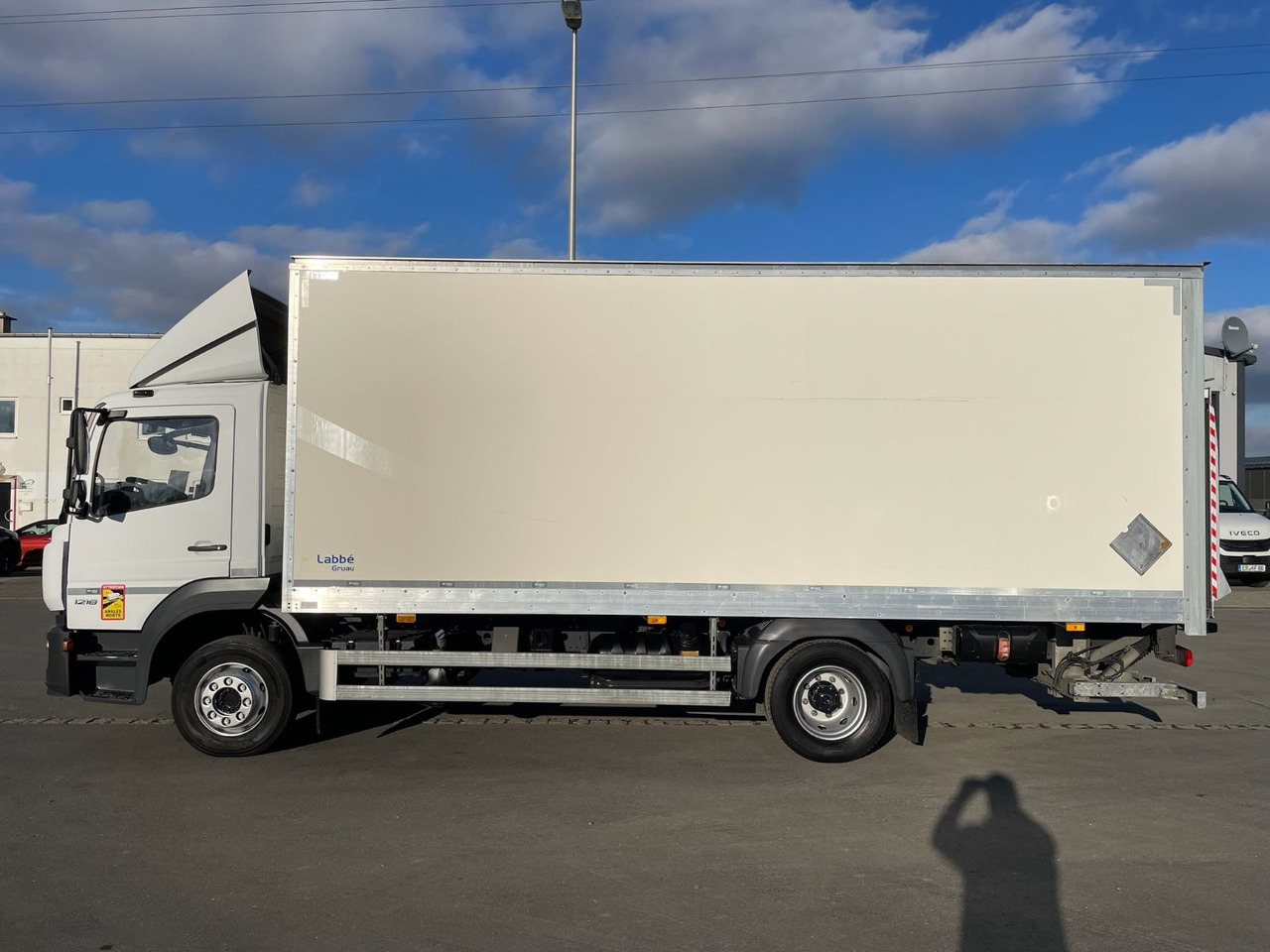 Mercedes-Benz Atego 1218 4x2 Koffer/FULL-ADR/EXIII/LBW/AC/EU6d - 厢式卡车:图4 Mercedes-Benz Atego 1218 4x2 Koffer/FULL-ADR/EXIII/LBW/AC/EU6d - 厢式卡车:图4