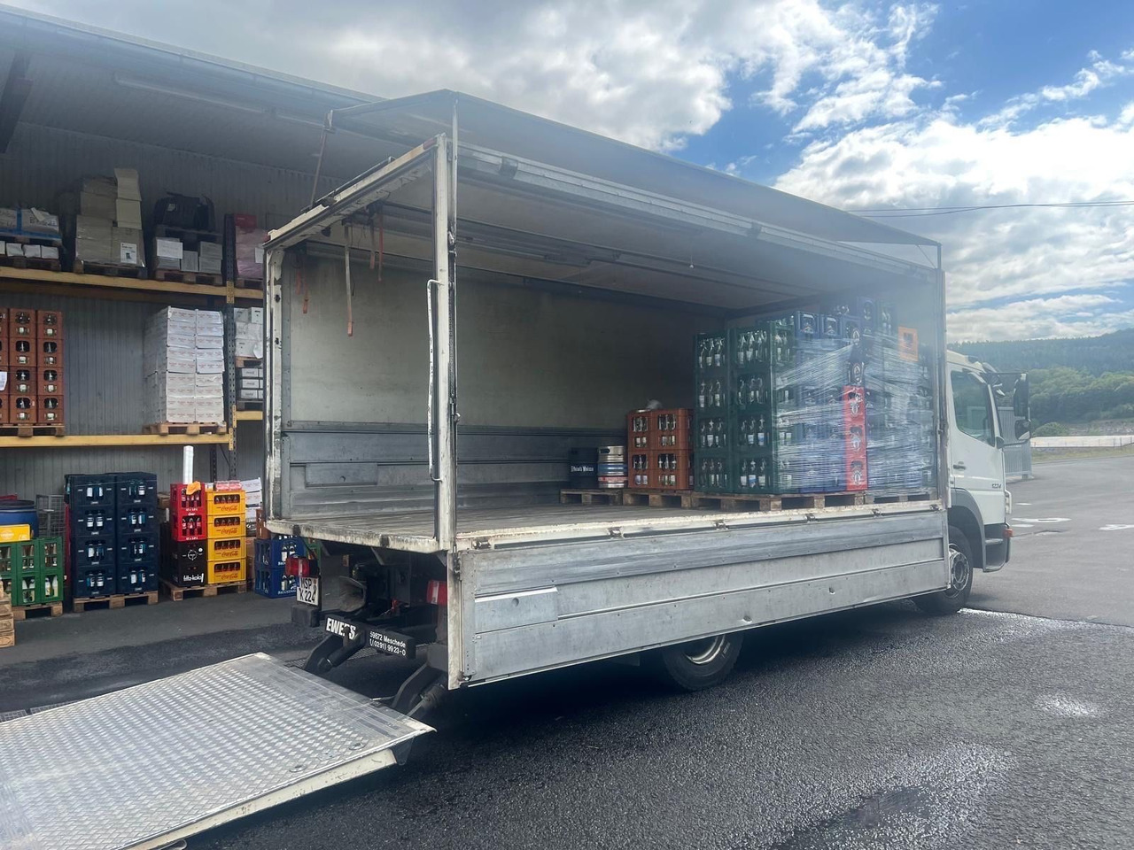Mercedes-Benz Atego 1224 L 4x2 Getränkewagen/LBW/TÜV-NEU/EU5 - 饮料运输车:图2 Mercedes-Benz Atego 1224 L 4x2 Getränkewagen/LBW/TÜV-NEU/EU5 - 饮料运输车:图2