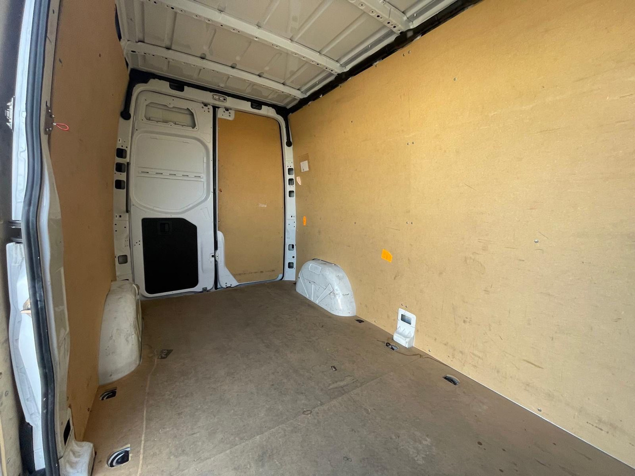 无侧窗厢式货车, 电动小型货车 Mercedes-Benz eSprinter L2H2 Kastenwagen/47KW/AC/Kamera：图12