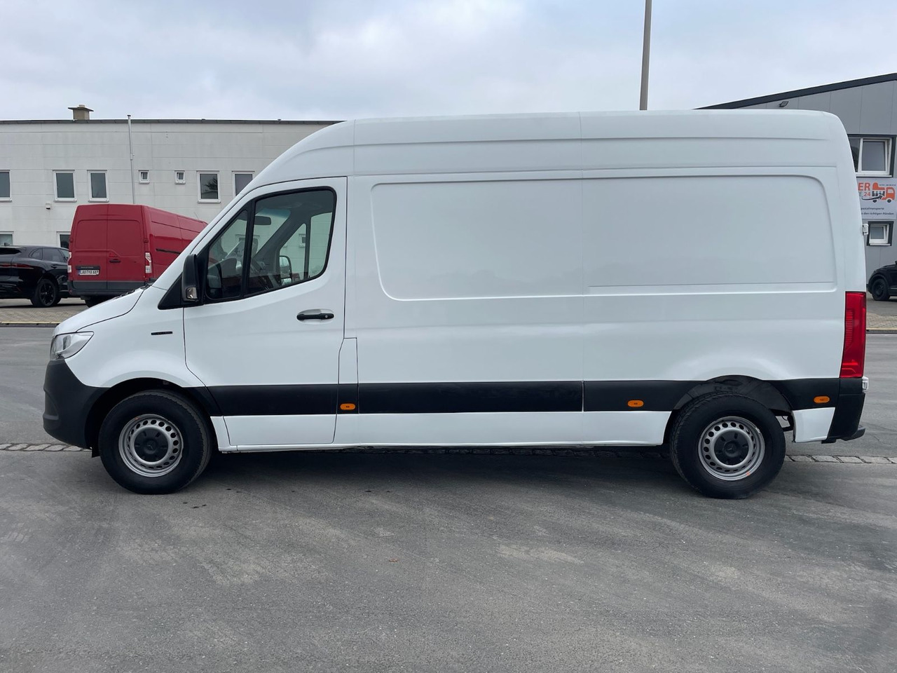 Mercedes-Benz eSprinter L2H2 Kastenwagen/47KW/AC/Kamera - 无侧窗厢式货车, 电动小型货车:图4 Mercedes-Benz eSprinter L2H2 Kastenwagen/47KW/AC/Kamera - 无侧窗厢式货车, 电动小型货车:图4