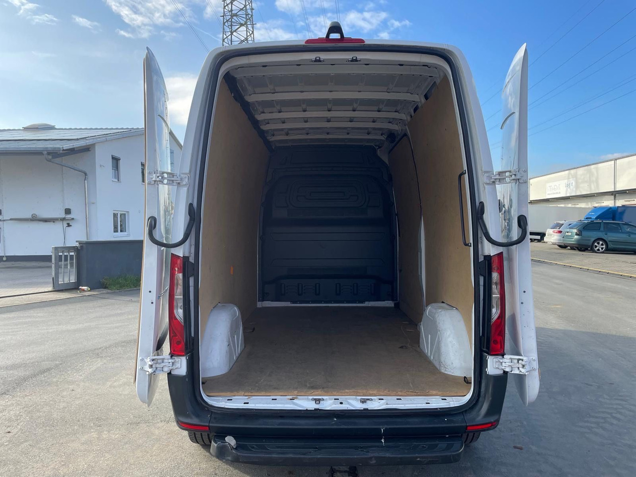 无侧窗厢式货车, 电动小型货车 Mercedes-Benz eSprinter L2H2 Kastenwagen/47KW/AC/Kamera：图11