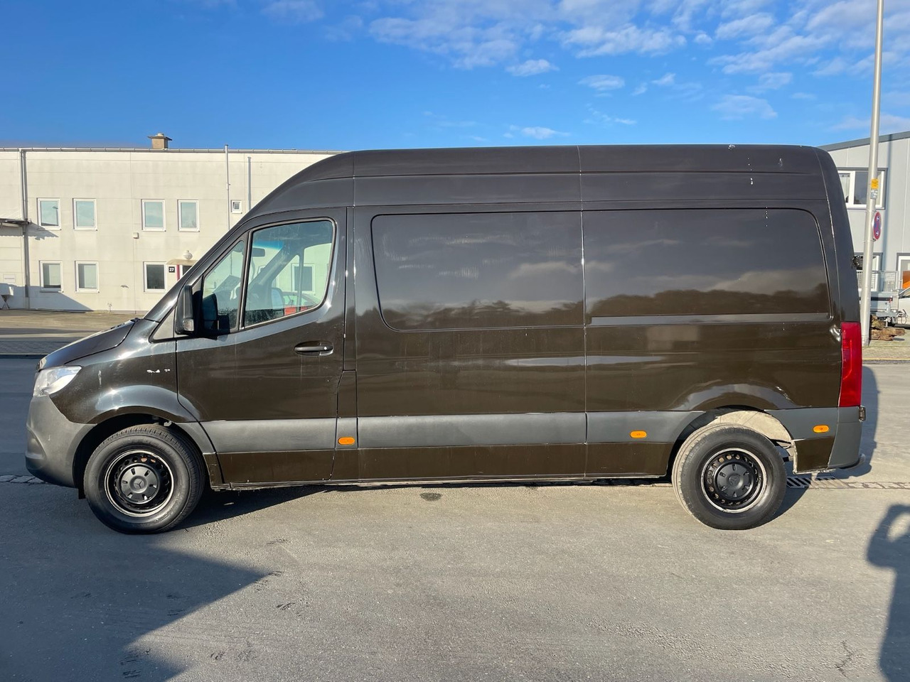 Mercedes-Benz eSprinter L2H2 Kastenwagen/UPS/47KW/AC/Kamera - 无侧窗厢式货车, 电动小型货车:图4 Mercedes-Benz eSprinter L2H2 Kastenwagen/UPS/47KW/AC/Kamera - 无侧窗厢式货车, 电动小型货车:图4