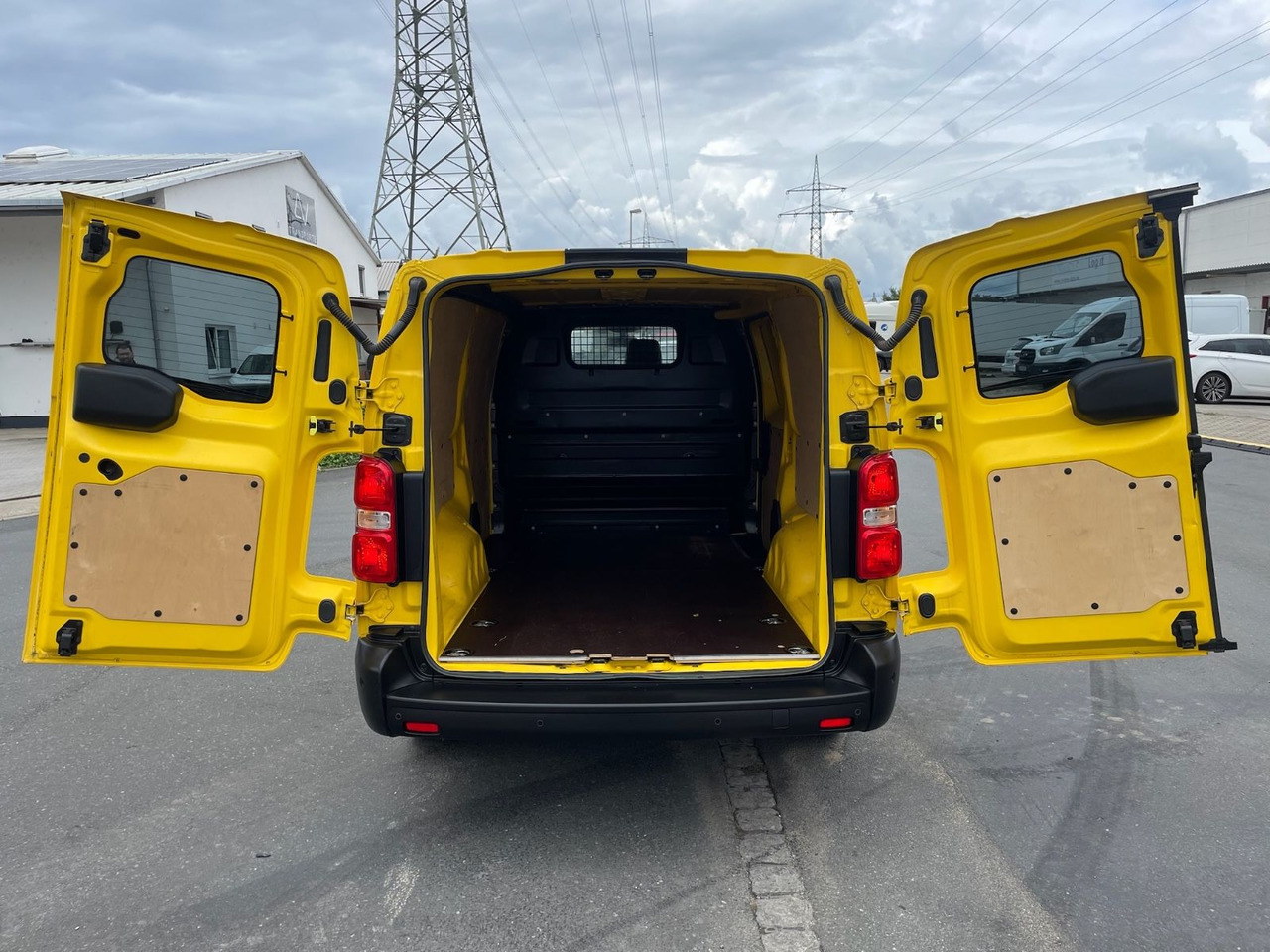 紧凑型面包车 Peugeot Expert Kasten Pro L3/2.0 BlueHDI/AC/15xVerfügbar：图7
