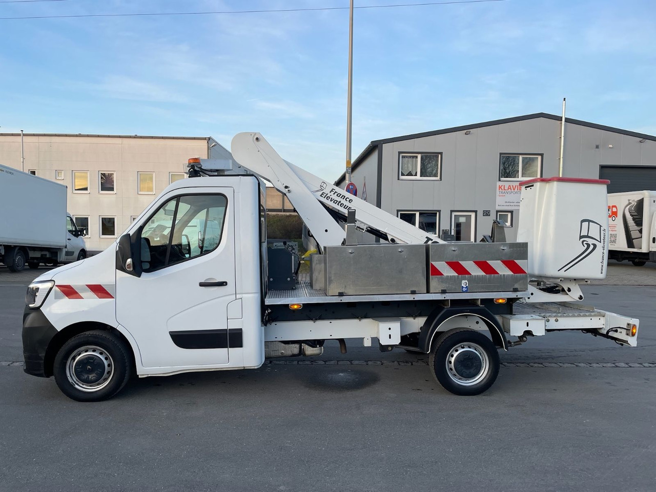 Renault Master VB Hubsteiger/FRANCE-ELEVATEUR/12m/817h - 车载空中平台:图4 Renault Master VB Hubsteiger/FRANCE-ELEVATEUR/12m/817h - 车载空中平台:图4
