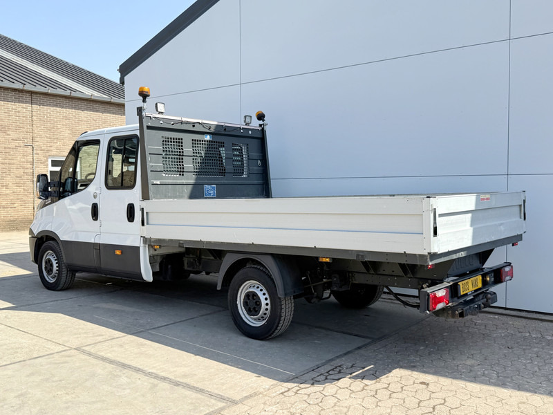 Iveco Daily 35S16 2.3 Automaat Dubbele Cabine Trekhaak 3.5t Climate Control 7 Zitplaatsen Standkachel DC - 平板货车, 康比货车:图2 Iveco Daily 35S16 2.3 Automaat Dubbele Cabine Trekhaak 3.5t Climate Control 7 Zitplaatsen Standkachel DC - 平板货车, 康比货车:图2