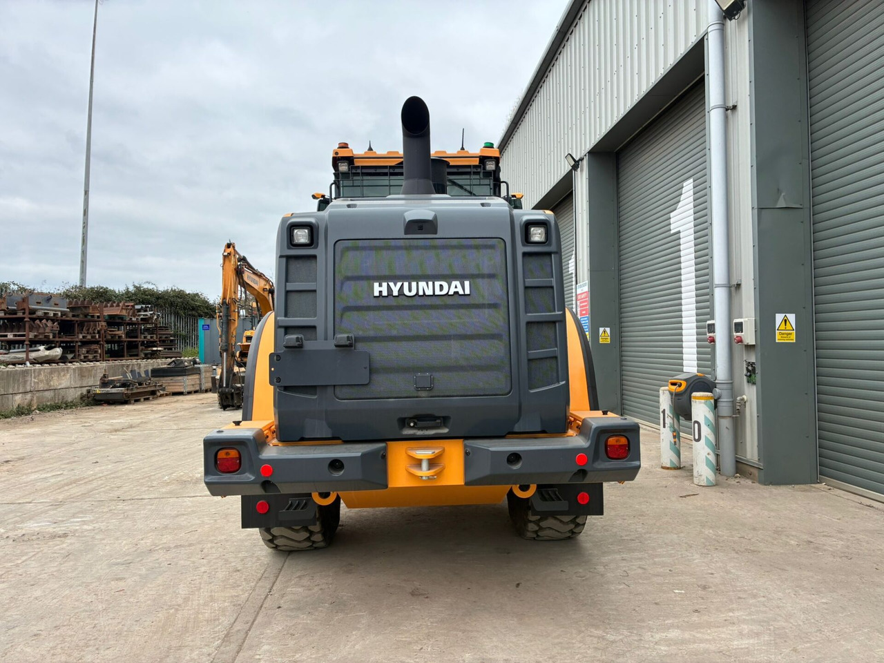 Hyundai HL940A - 轮式装载机:图4 Hyundai HL940A - 轮式装载机:图4