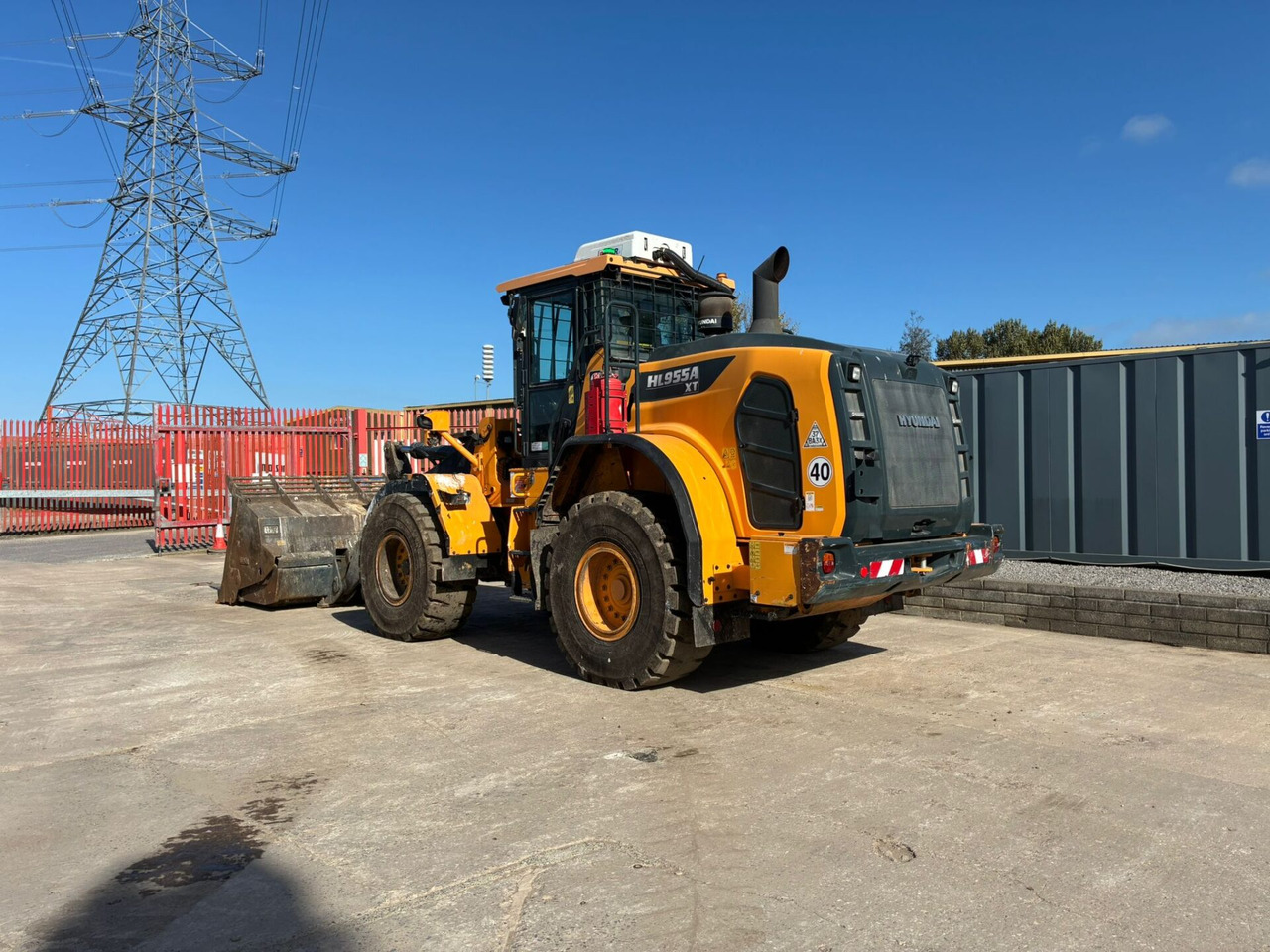 Hyundai HL955AXT - 轮式装载机:图3 Hyundai HL955AXT - 轮式装载机:图3