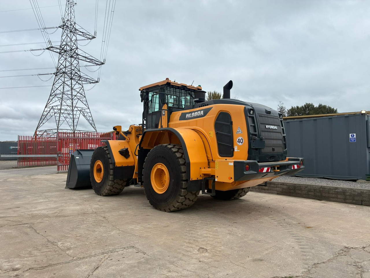 Hyundai HL980A - 轮式装载机:图3 Hyundai HL980A - 轮式装载机:图3