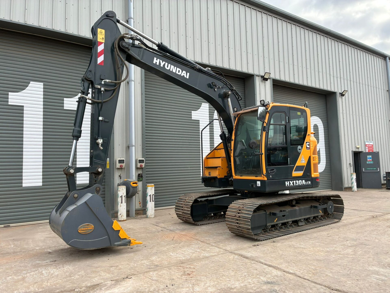 Hyundai HX130ALCR - 履带式挖掘机:图1 Hyundai HX130ALCR - 履带式挖掘机:图1