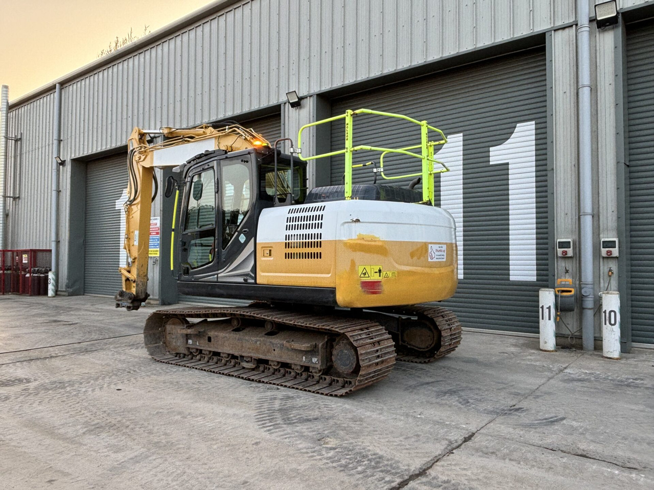 Kobelco SK130LC-11 - 履带式挖掘机:图3 Kobelco SK130LC-11 - 履带式挖掘机:图3