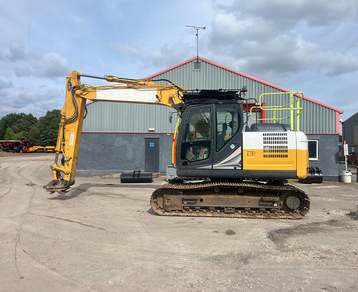 Kobelco SK130LC-11 - 履带式挖掘机:图2 Kobelco SK130LC-11 - 履带式挖掘机:图2