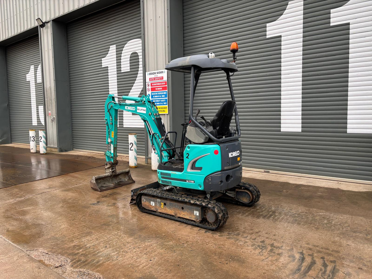 Kobelco SK17SR-3E - 小型挖掘机:图3 Kobelco SK17SR-3E - 小型挖掘机:图3