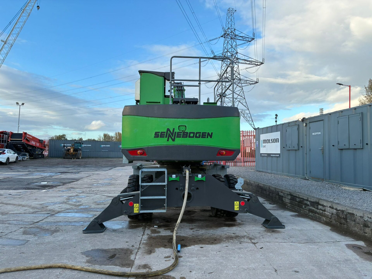 Sennebogen 818E - 垃圾/ 工业叉装车:图4 Sennebogen 818E - 垃圾/ 工业叉装车:图4