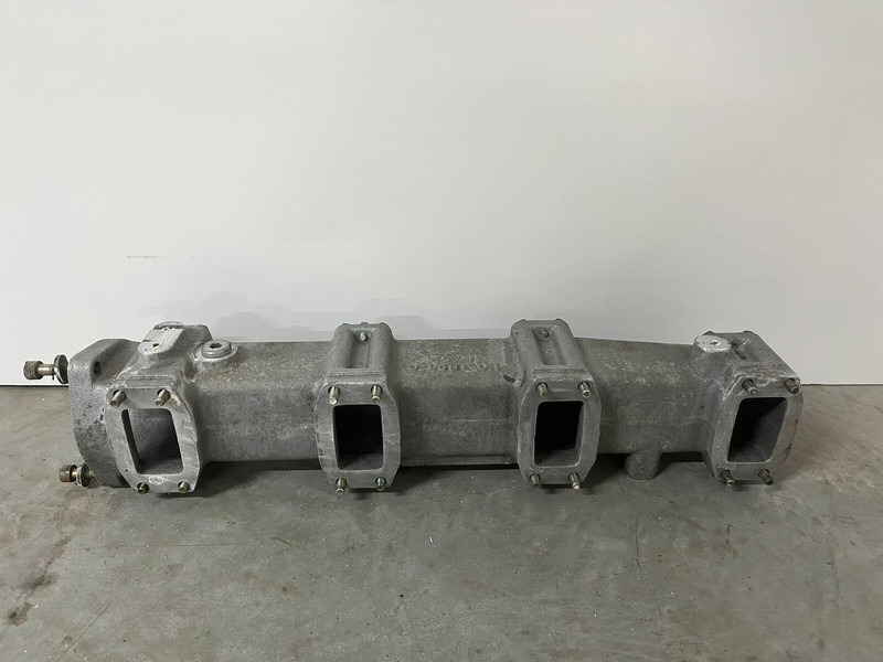 Liebherr A974 / P974 / R942 / R944 / R954 / R964 / R974 / R974B - A 974 / P 974 / R 942 / R 944 / R 954 / R 964 / R 974 / R 974B - 进气管:图4 Liebherr A974 / P974 / R942 / R944 / R954 / R964 / R974 / R974B - A 974 / P 974 / R 942 / R 944 / R 954 / R 964 / R 974 / R 974B - 进气管:图4