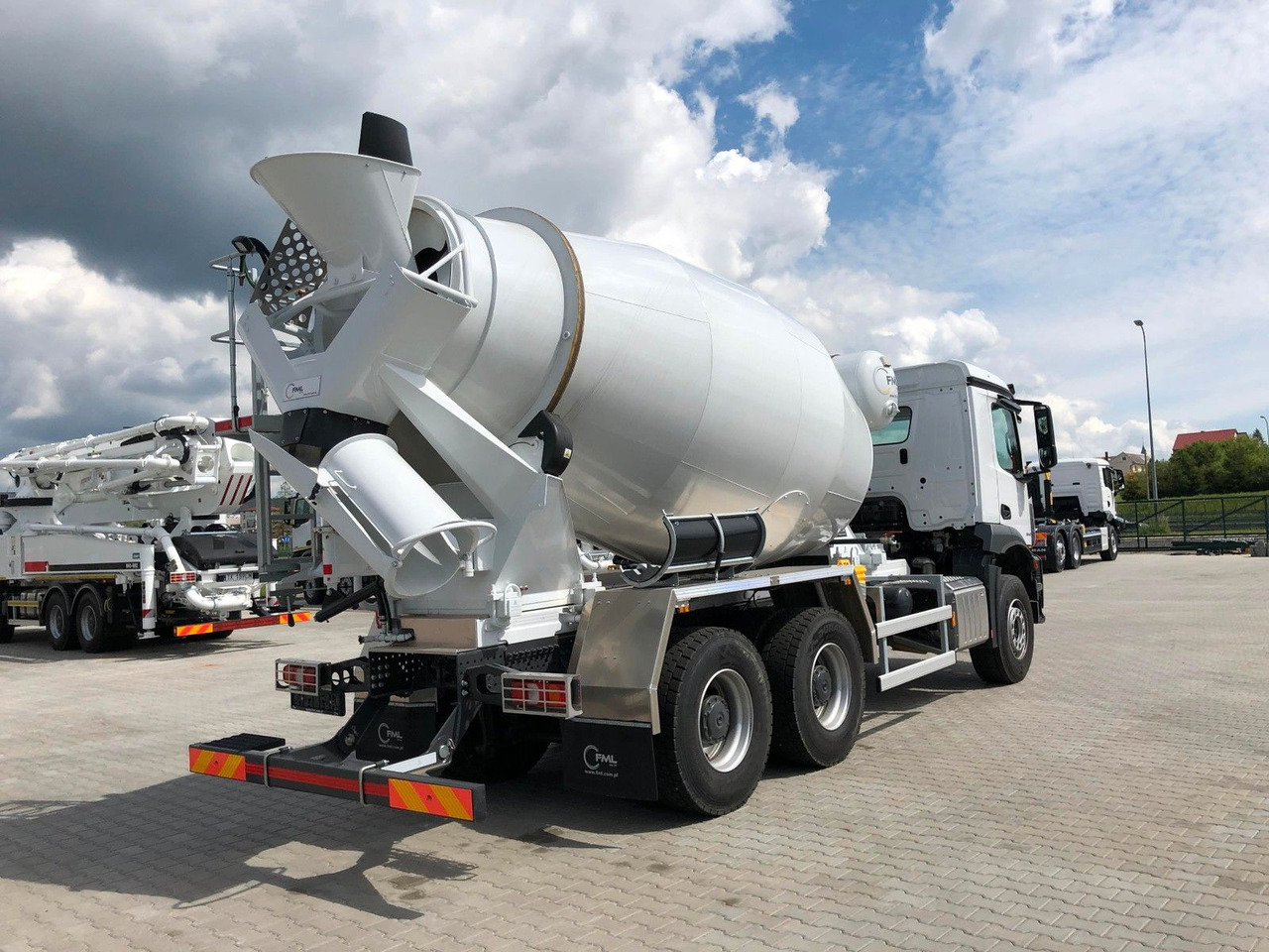 Mercedes-Benz AROCS 3340 FML 8M3 - 混凝土搅拌车:图5 Mercedes-Benz AROCS 3340 FML 8M3 - 混凝土搅拌车:图5
