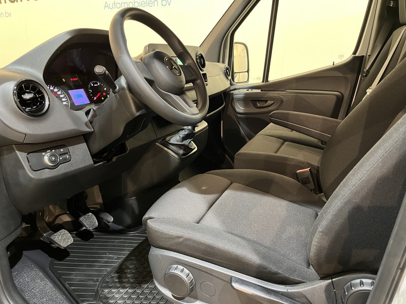 Mercedes-Benz Sprinter 315 CDI L2 RWD DC Dubbel Cabine Open Laadbak / Euro 6 / Trekhaak 3500 KG / Airco / DC 7 Pers. 650 KM !! / BPM VRIJ !! - 平板货车, 康比货车:图5 Mercedes-Benz Sprinter 315 CDI L2 RWD DC Dubbel Cabine Open Laadbak / Euro 6 / Trekhaak 3500 KG / Airco / DC 7 Pers. 650 KM !! / BPM VRIJ !! - 平板货车, 康比货车:图5