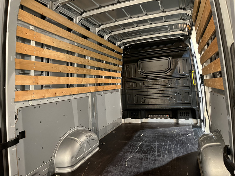 紧凑型面包车 Volkswagen Crafter 2.0 TDI L3H3 / Euro 6 / Airco / Cruise Control / 3-Zits / 67.200 KM !! / BPM VRIJ !!：图9
