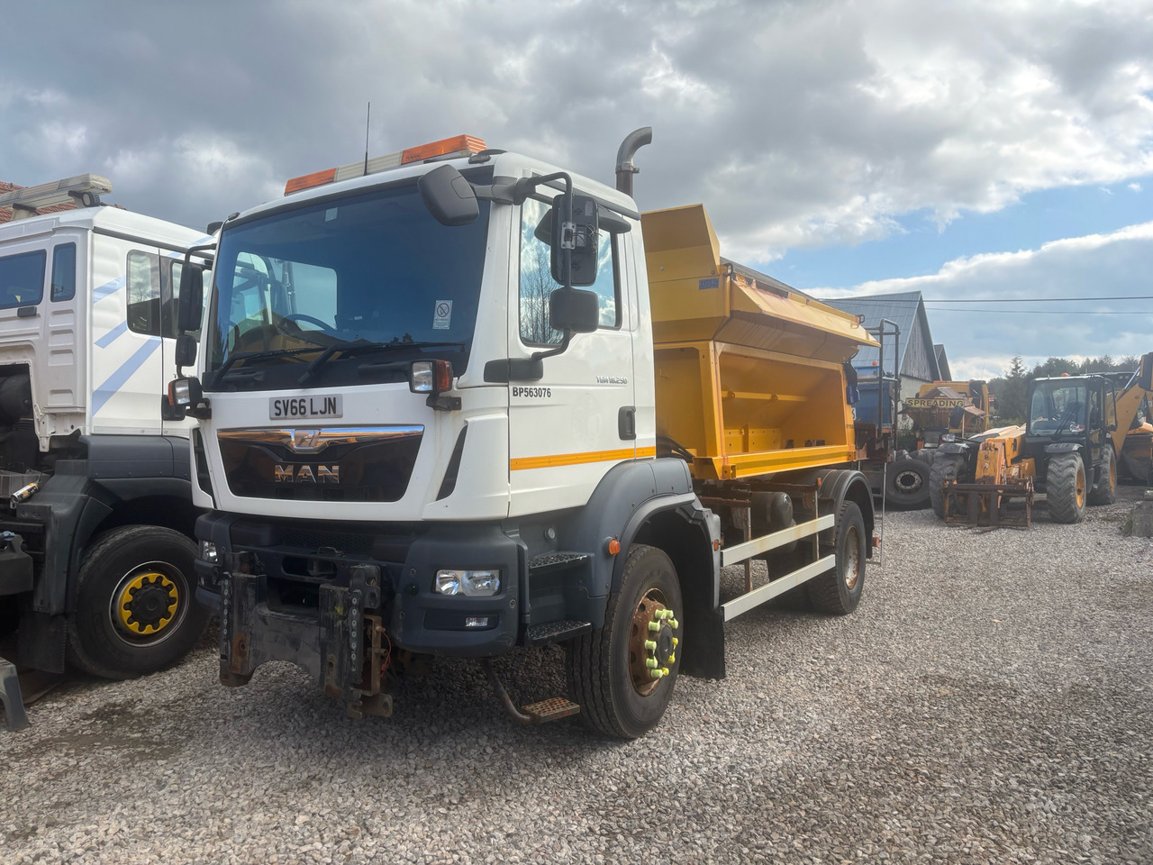 MAN TGM 18.290 4x4BB SPREADER/GRITTER/Plough - 除雪车:图4 MAN TGM 18.290 4x4BB SPREADER/GRITTER/Plough - 除雪车:图4